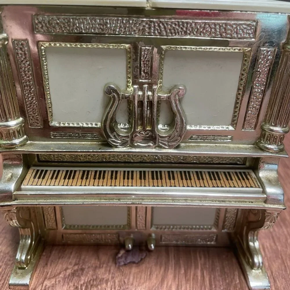 Vintage 1950s Plastic Upright Piano Salt & Pepper Shaker Set – Davis Products